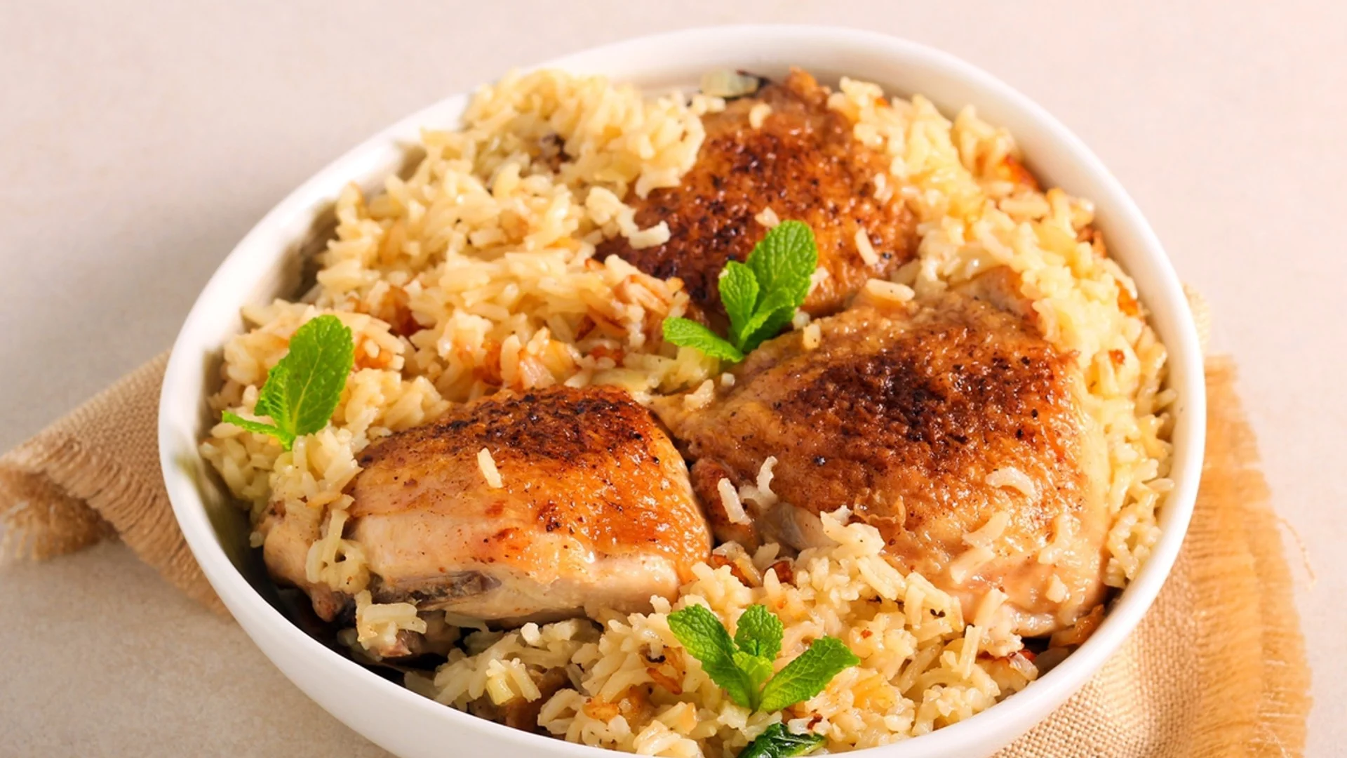 Класическа рецепта за пиле с ориз от тефтера на баба
