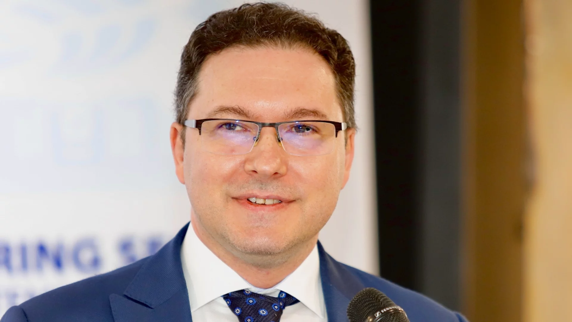 Кой е Даниел Митов - кандидатът на ГЕРБ за министър на външните работи?