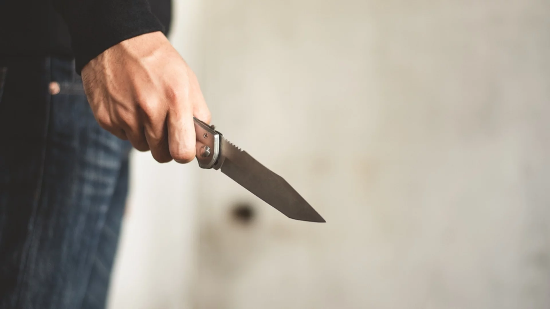 Непоносимост: Турчин размаха нож на араби в ресторант в Истанбул (ВИДЕО)
