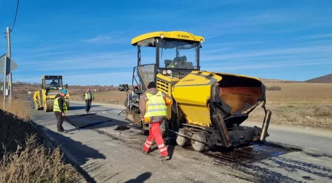 МРРБ ремонтира ударно близо 145 км пътища