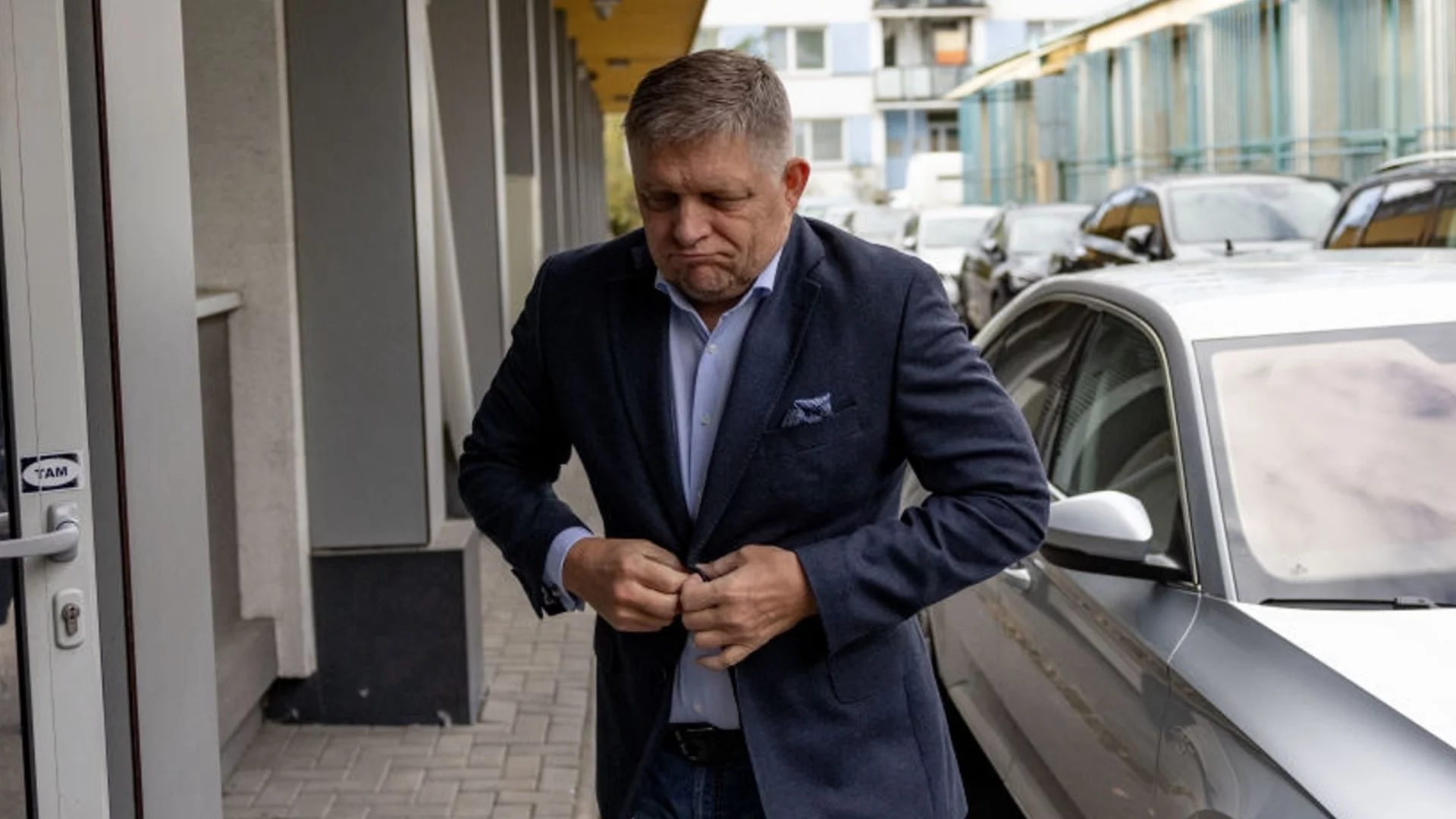 Фицо унищожи обществената телевизия на Словакия и създаде нова, слага свой човек за директор