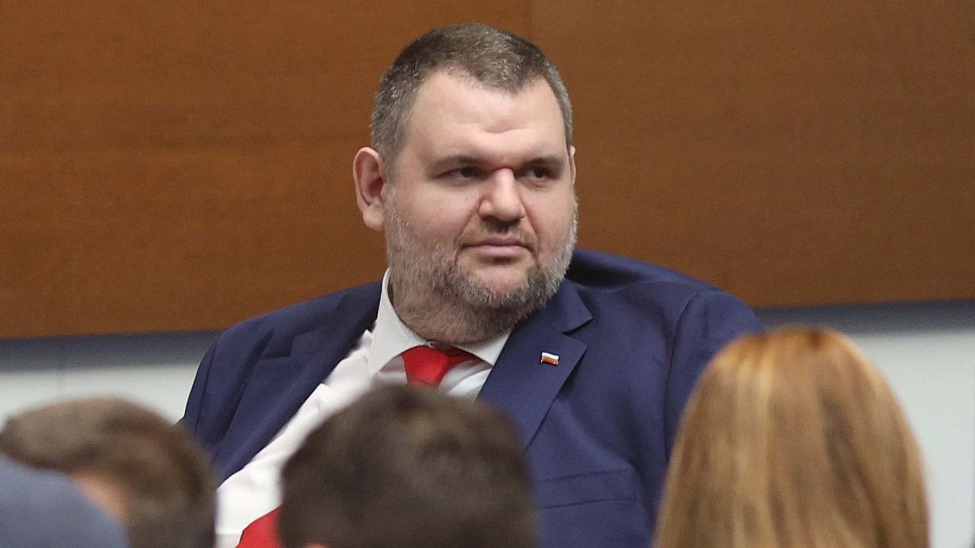"Аз съм председател на ДПС": Пеевски се опълчи на Доган за кабинета