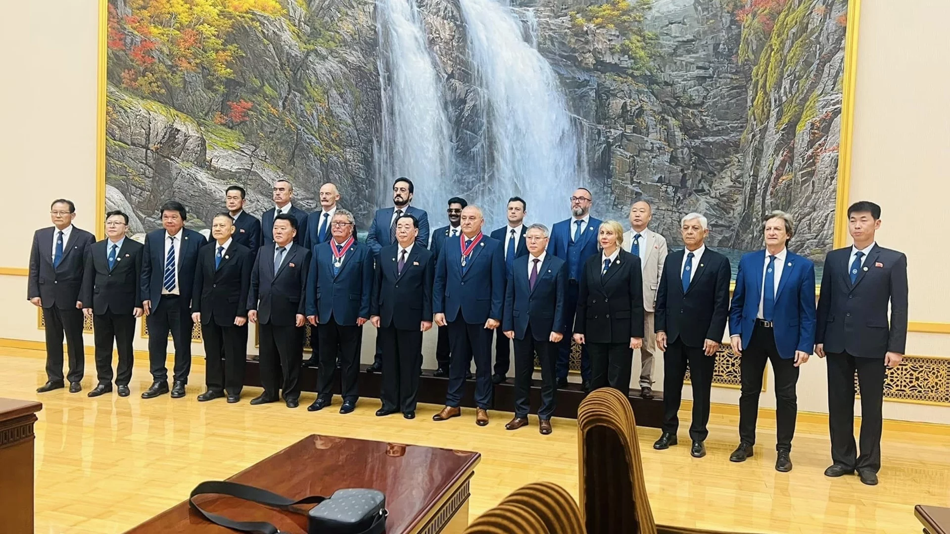 Само в Actualno.com: Председател на българска федерация получи държавна награда от Северна Корея