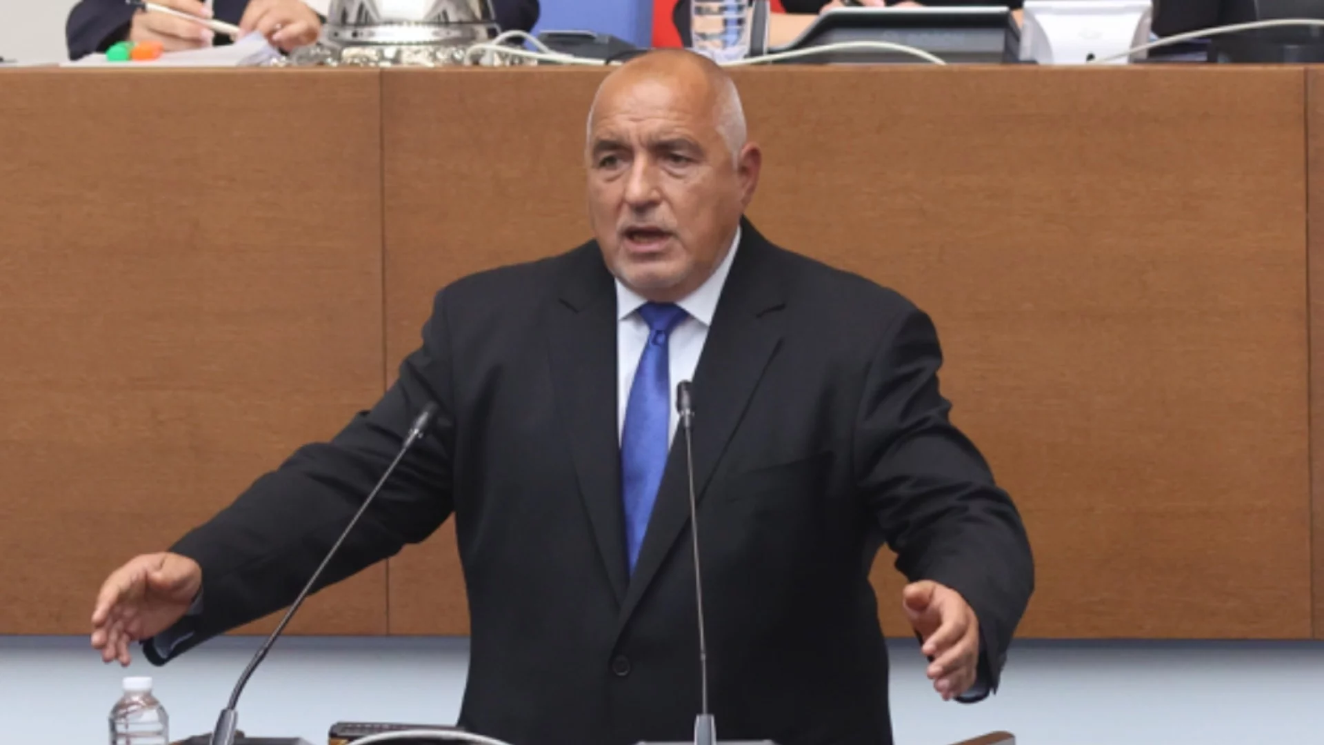 Борисов отписа кабинета и поиска дебатът да бъде прекратен