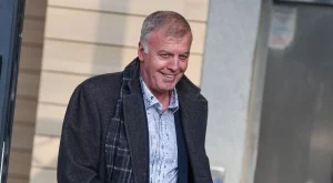 {{ otherArticle[0].article.title }}