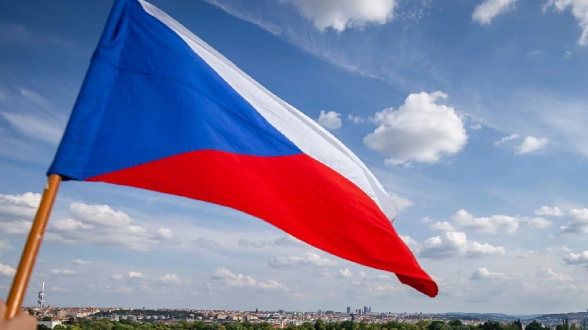 Чехия забранява влизането на руснаци без биометрични паспорти