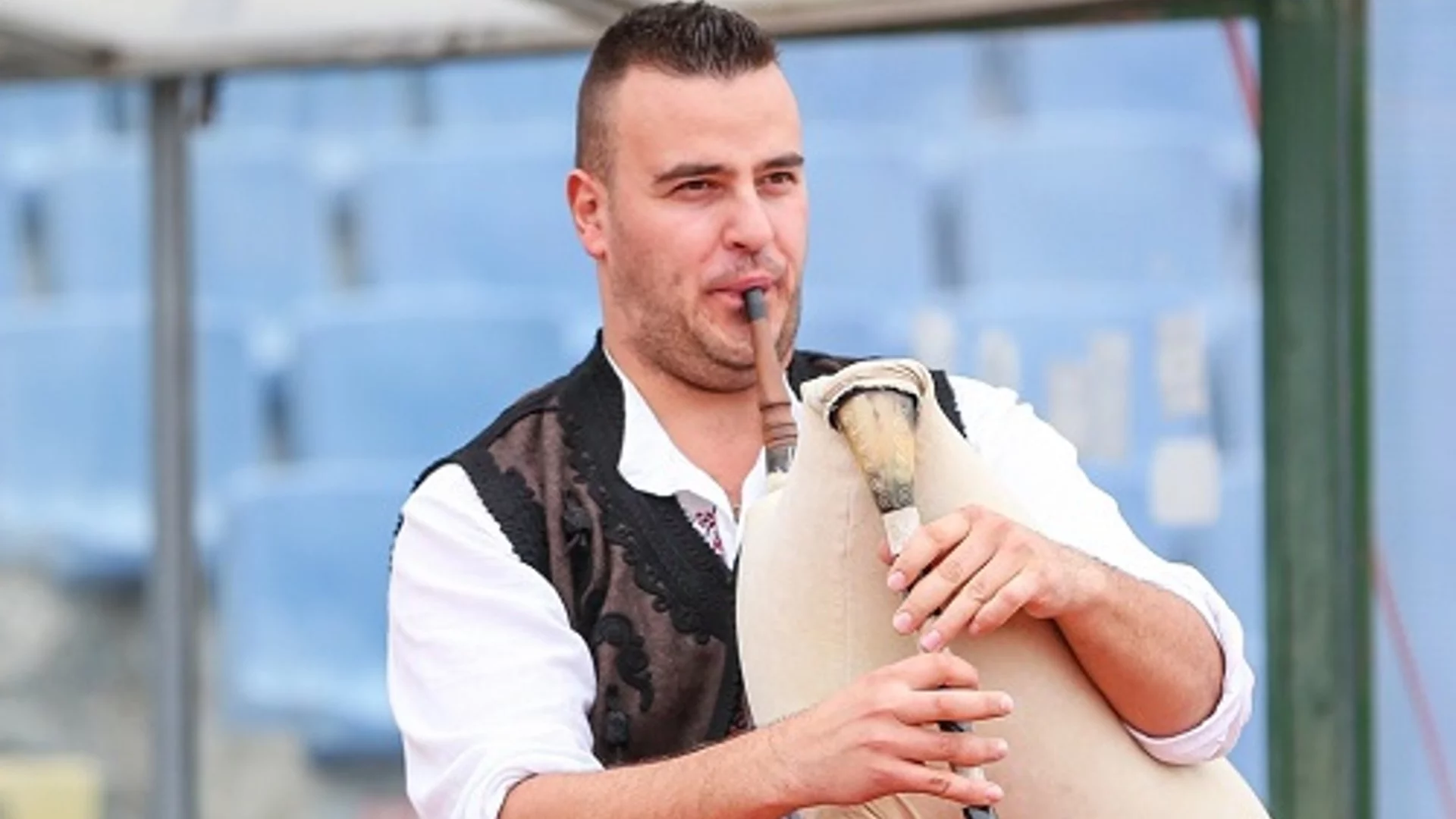 Кои са 6-те основни български народни музикални инструмента?