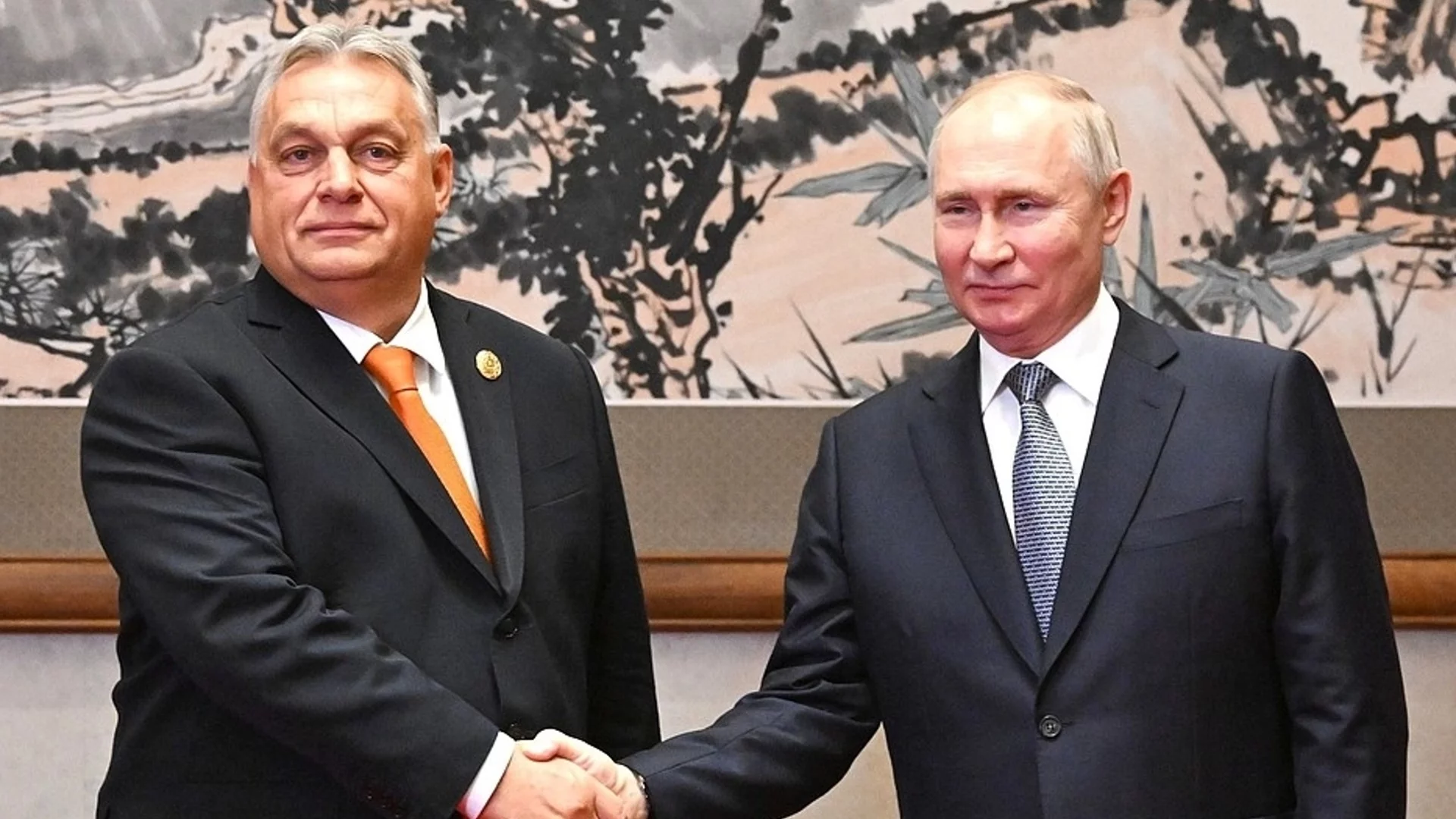 "Специална среща": Орбан и Путин започнаха разговорите в Москва (ВИДЕО)