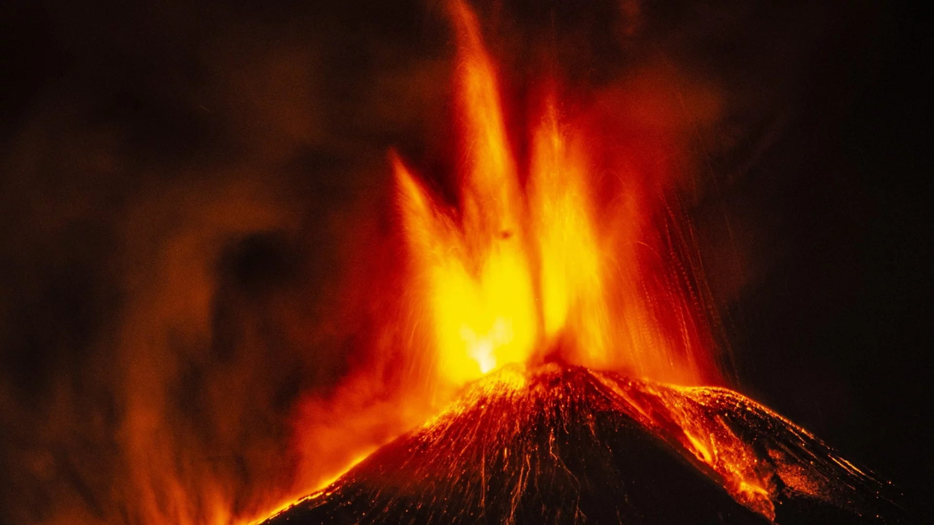 Италия алармира за опасност от изригване на вулкан