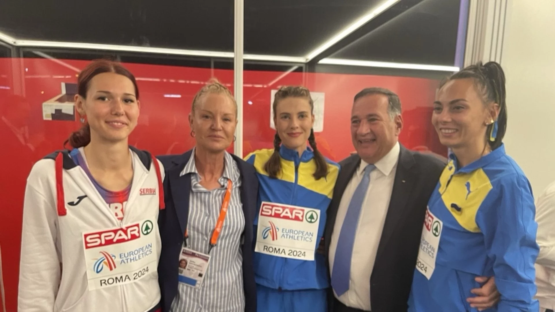 Велика! Костадинова прошепнала на украинката, че ще подобри световния рекорд (СНИМКИ)