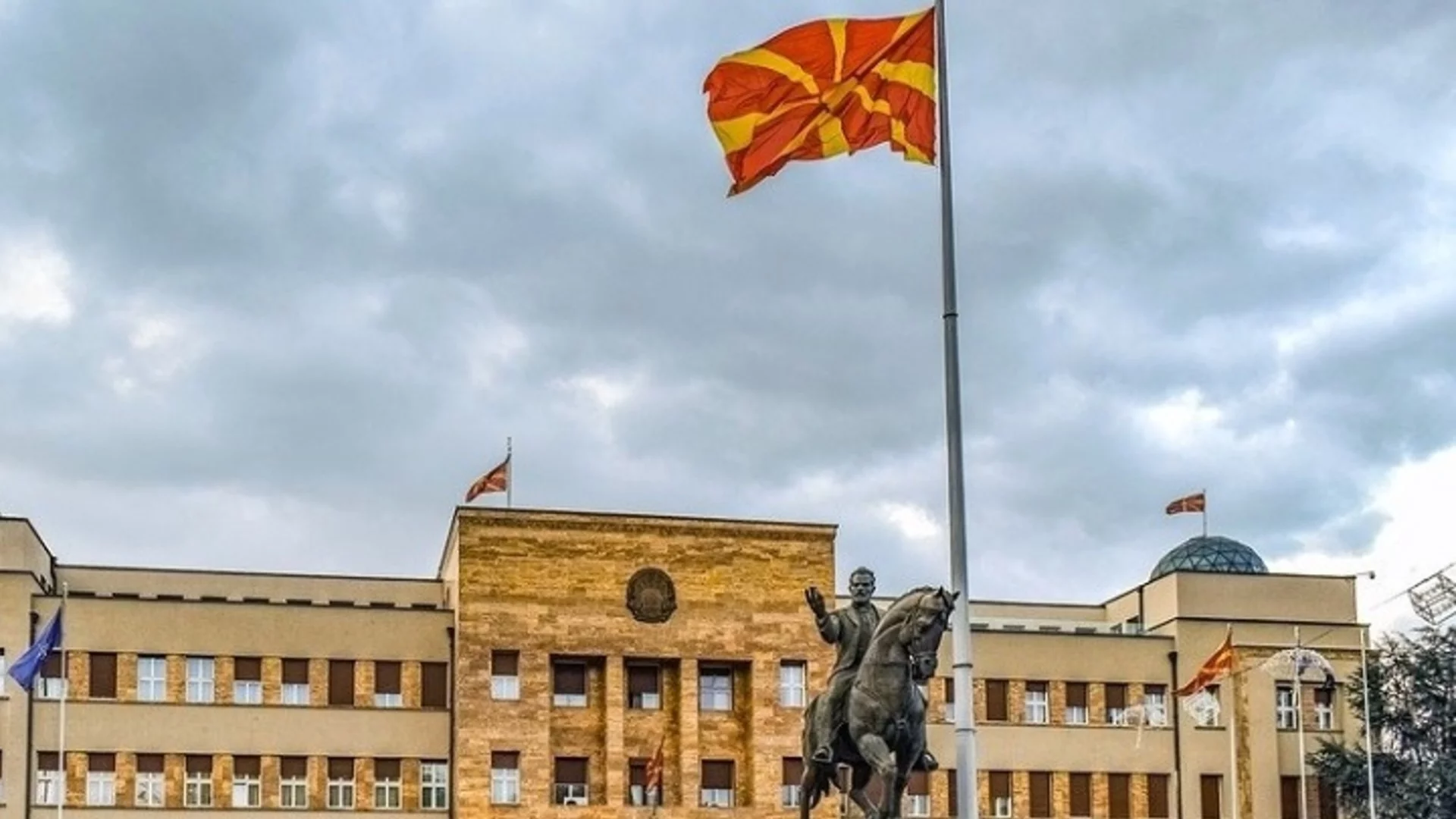 Намирисва на международен скандал: Клати се столът на македонския посланик в ООН