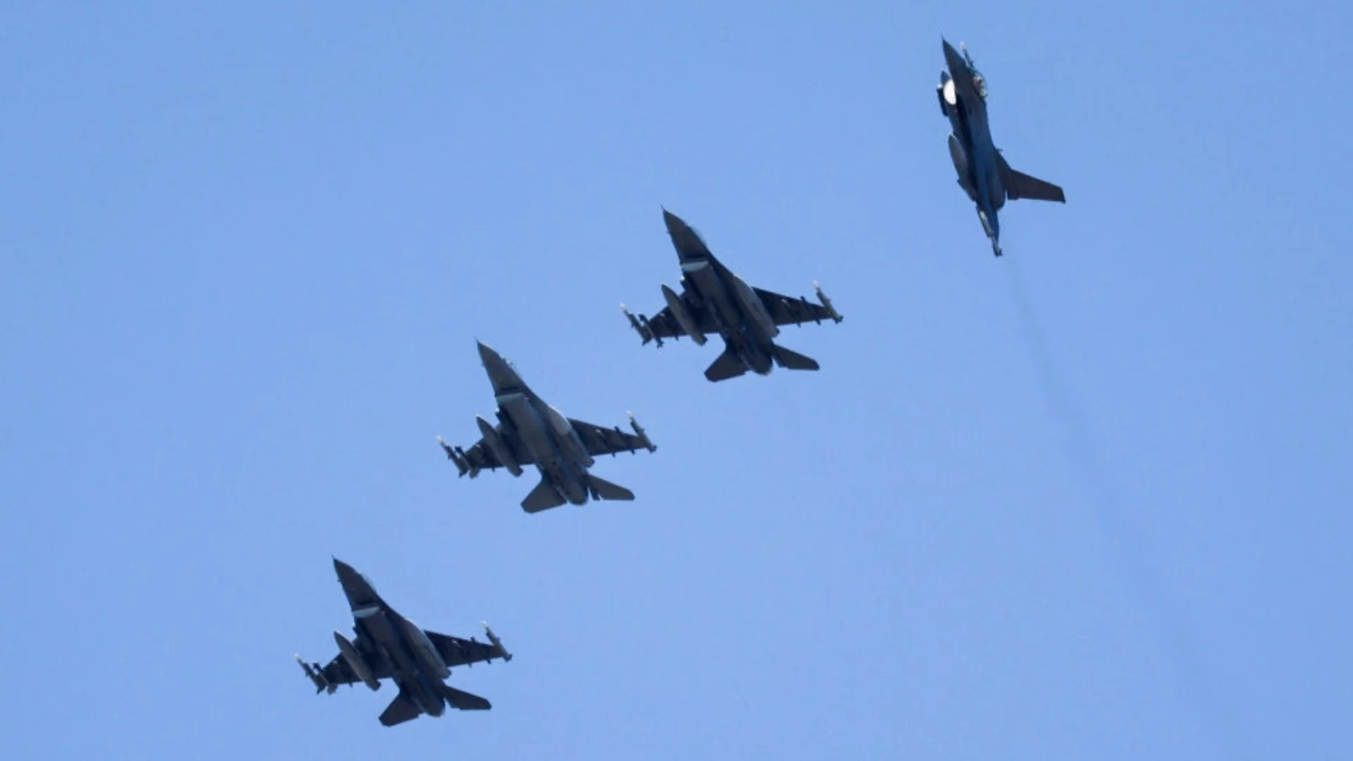 Блинкен обяви: Прехвърлянето на F-16 за Украйна започна (ВИДЕО)