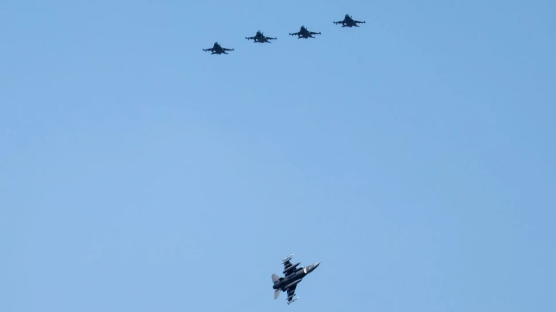 САЩ, Нидерландия и Дания потвърдиха: ВСУ ще летят на F-16 до седмици (ВИДЕО)