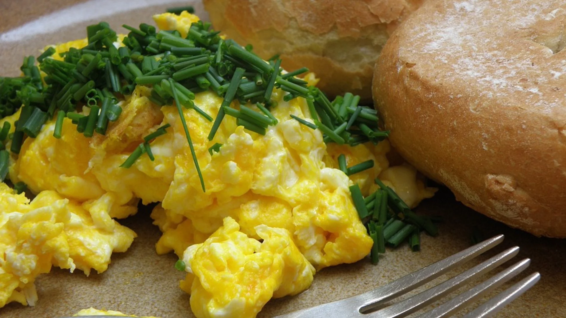 Шеф-готвач разкрива: Това е тайната на най-добрите меки бъркани яйца