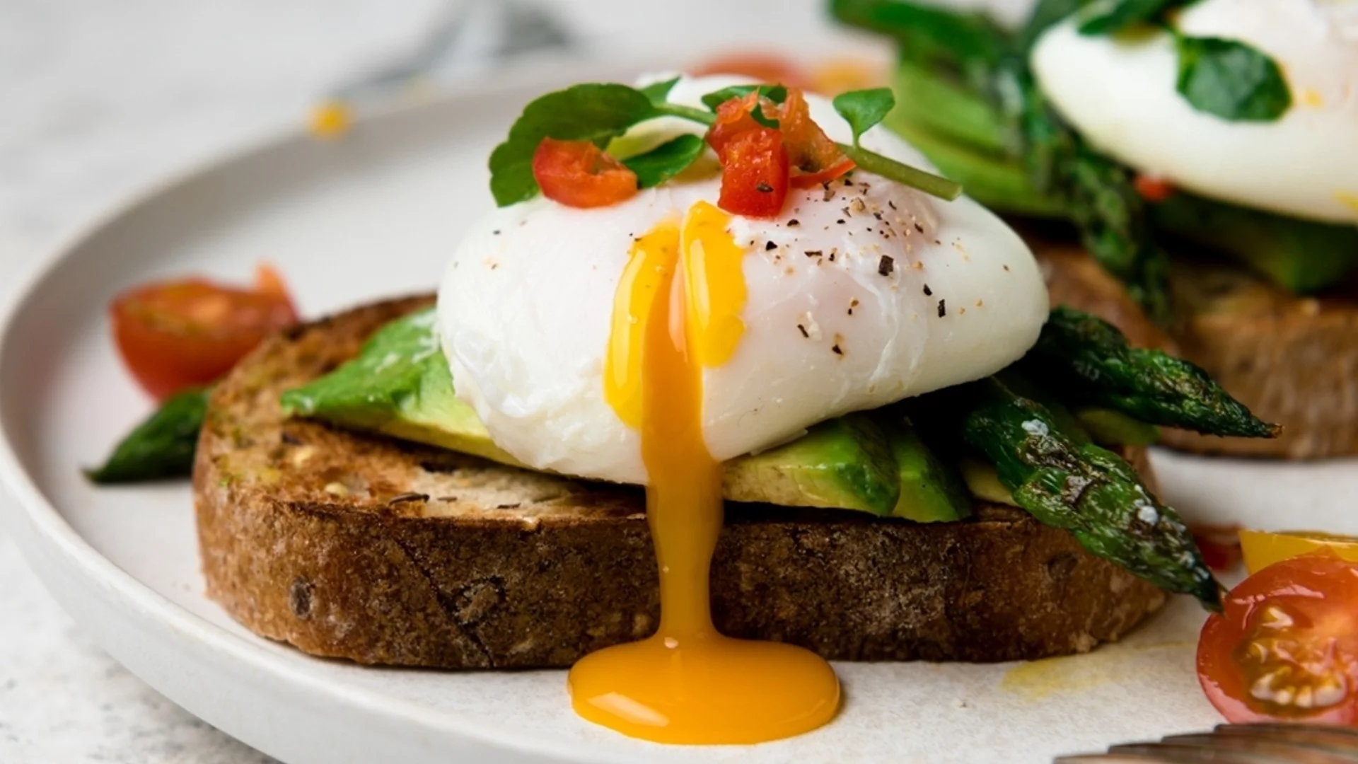 Безопасно ли е да се ядат рохки яйца?