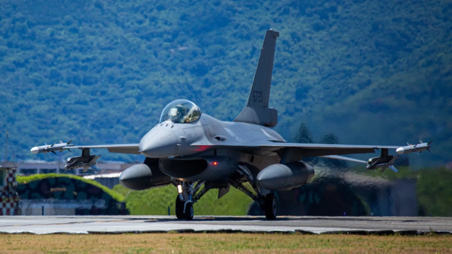 Американски анализ: Ерата на F-16 е към своя край. Защо?