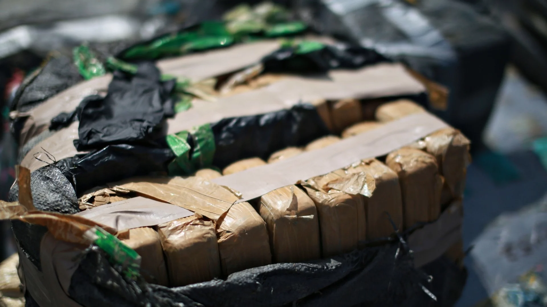 Наркокартелите в Колумбия със свръхпроизводство на кокаин - дилърите не смогват