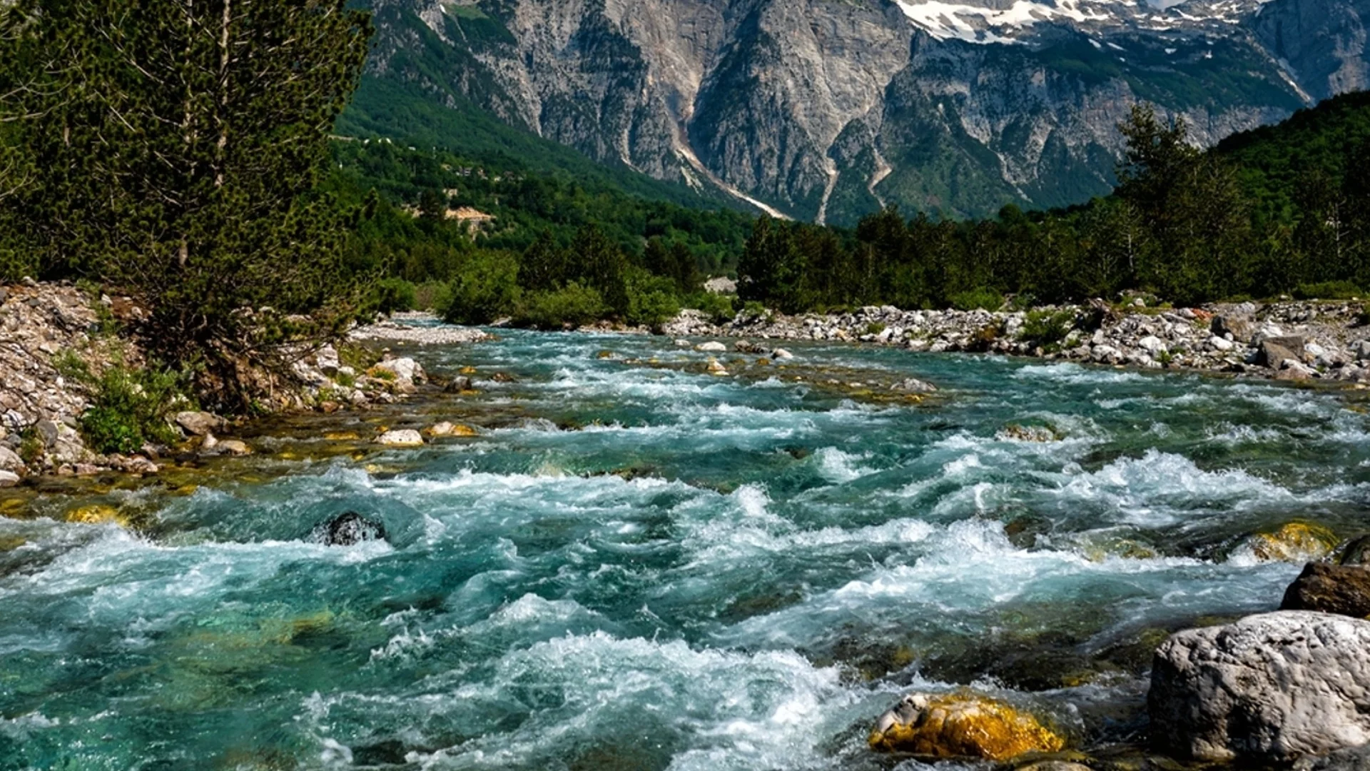 Туризмът в Албания е заплаха за речните води 