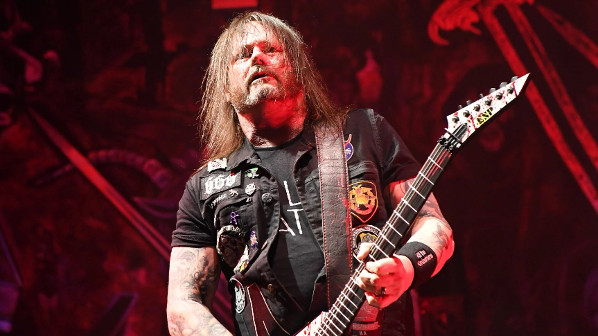 Китаристът на Slayer призна: Обичам Тейлър Суифт!
