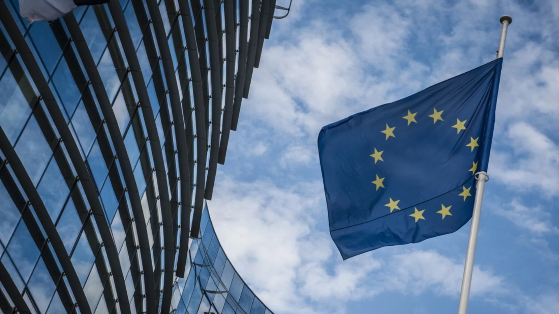 "Няма напредък": Европейската комисия иска от България повече присъди за корупция по високите етажи