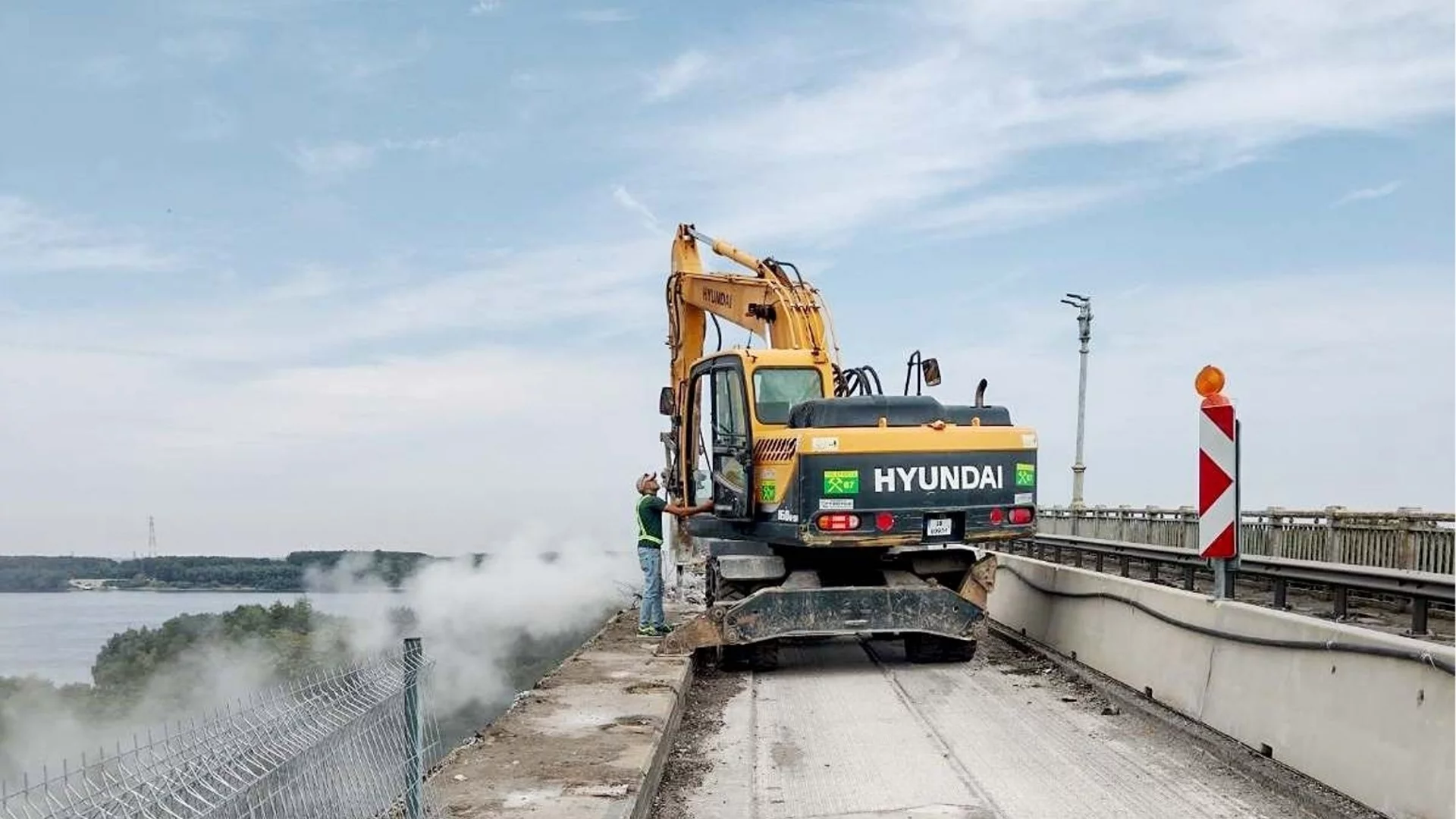 Продължава основният ремонт на Дунав мост при Русе (СНИМКИ)