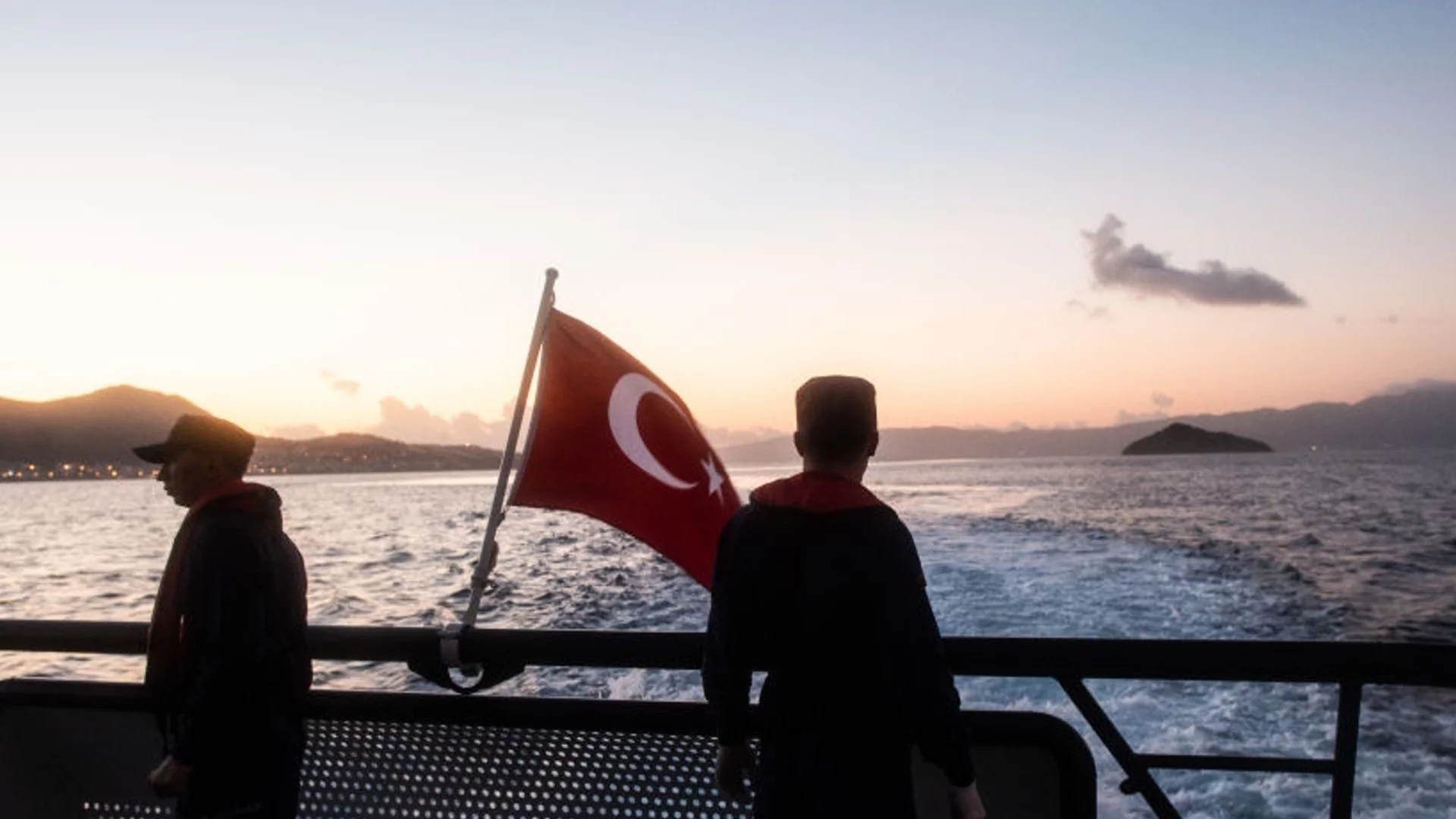 Напрежение в Егейско море: Турция предупреди италиански кораб