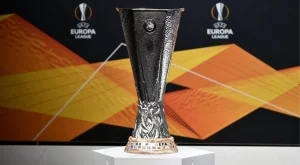 В Лига Европа: Аякс едва победи сърби, а румънската сензация остава в играта