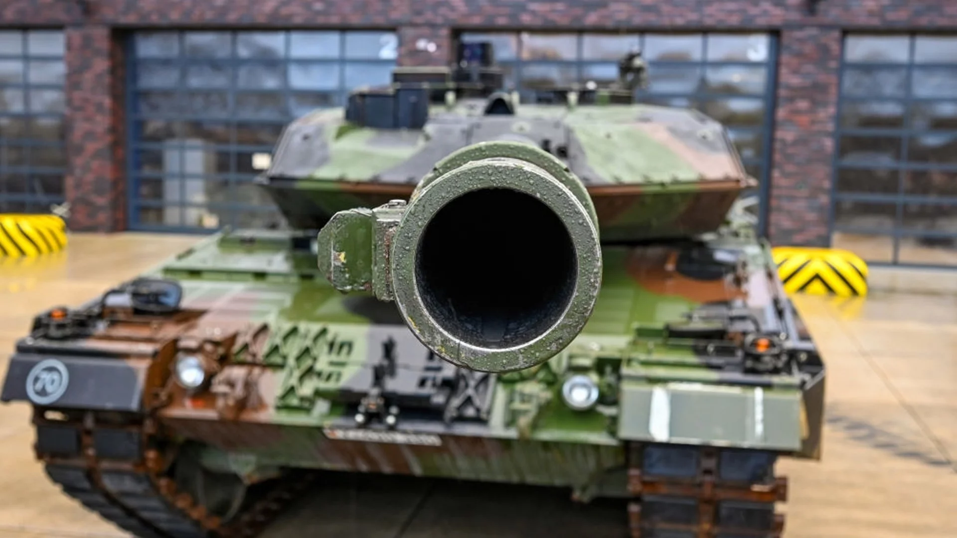 Дания и Нидерландия прехвърлят танкове Leopard 2 на Украйна, Испания дава ПВО система (ВИДЕО)