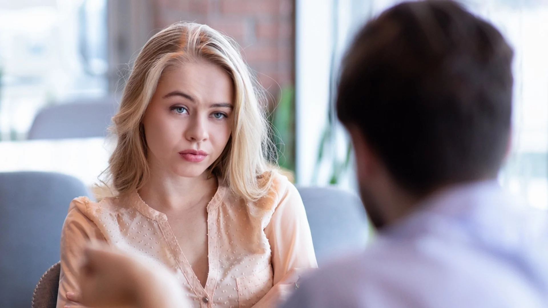 5 основни грешки, които допускат жените, когато общуват с мъж