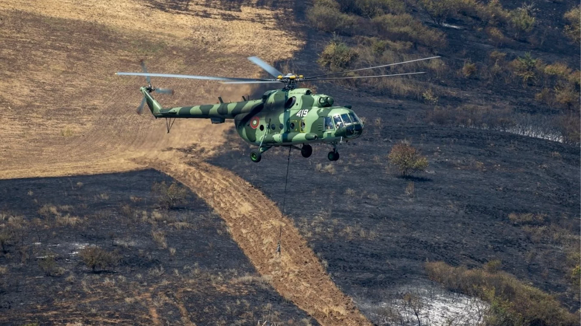 Военен хеликоптер ще гаси пожара край Елин Пелин