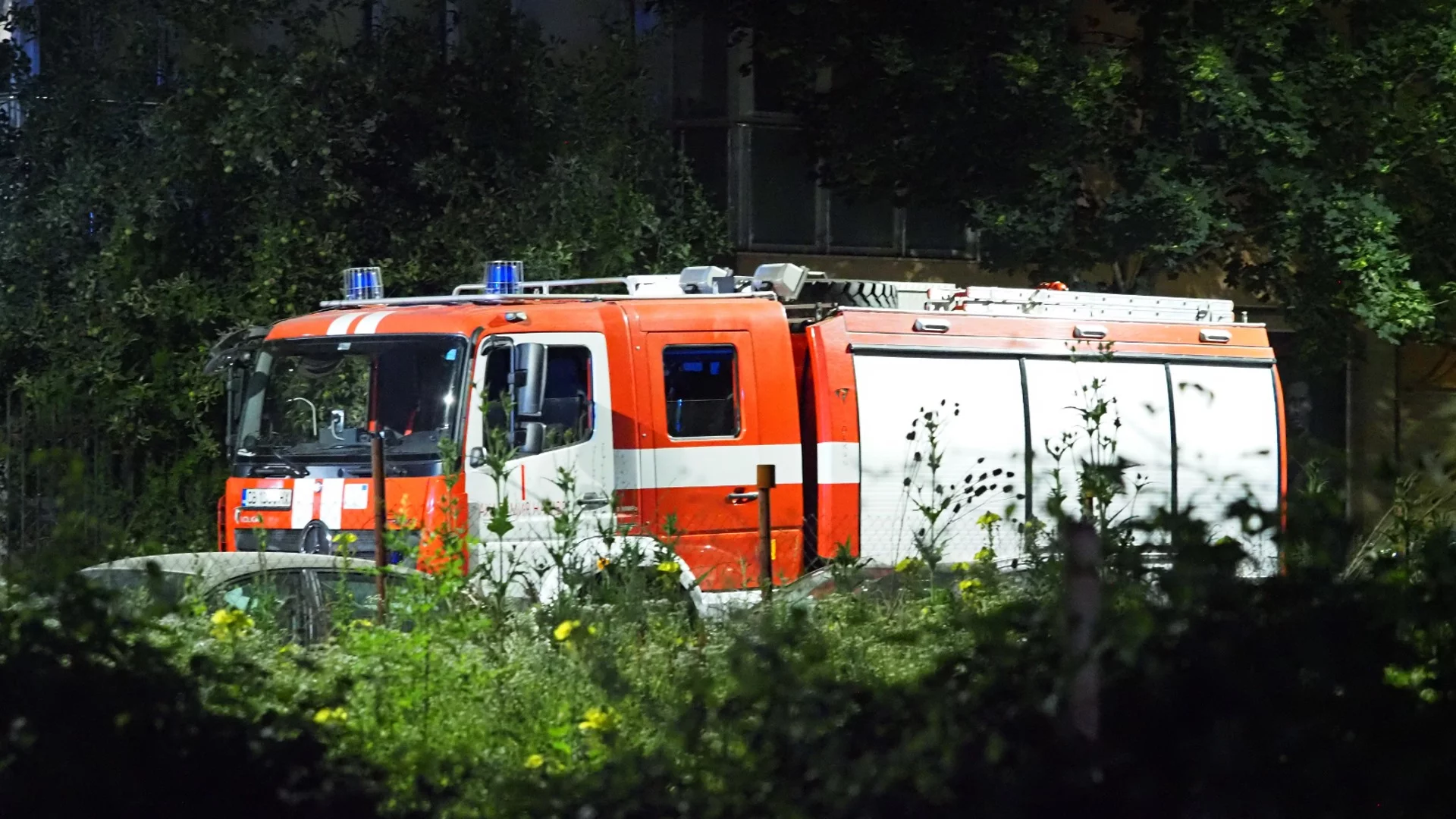 Голям пожар гори до Гребната база в Пловдив