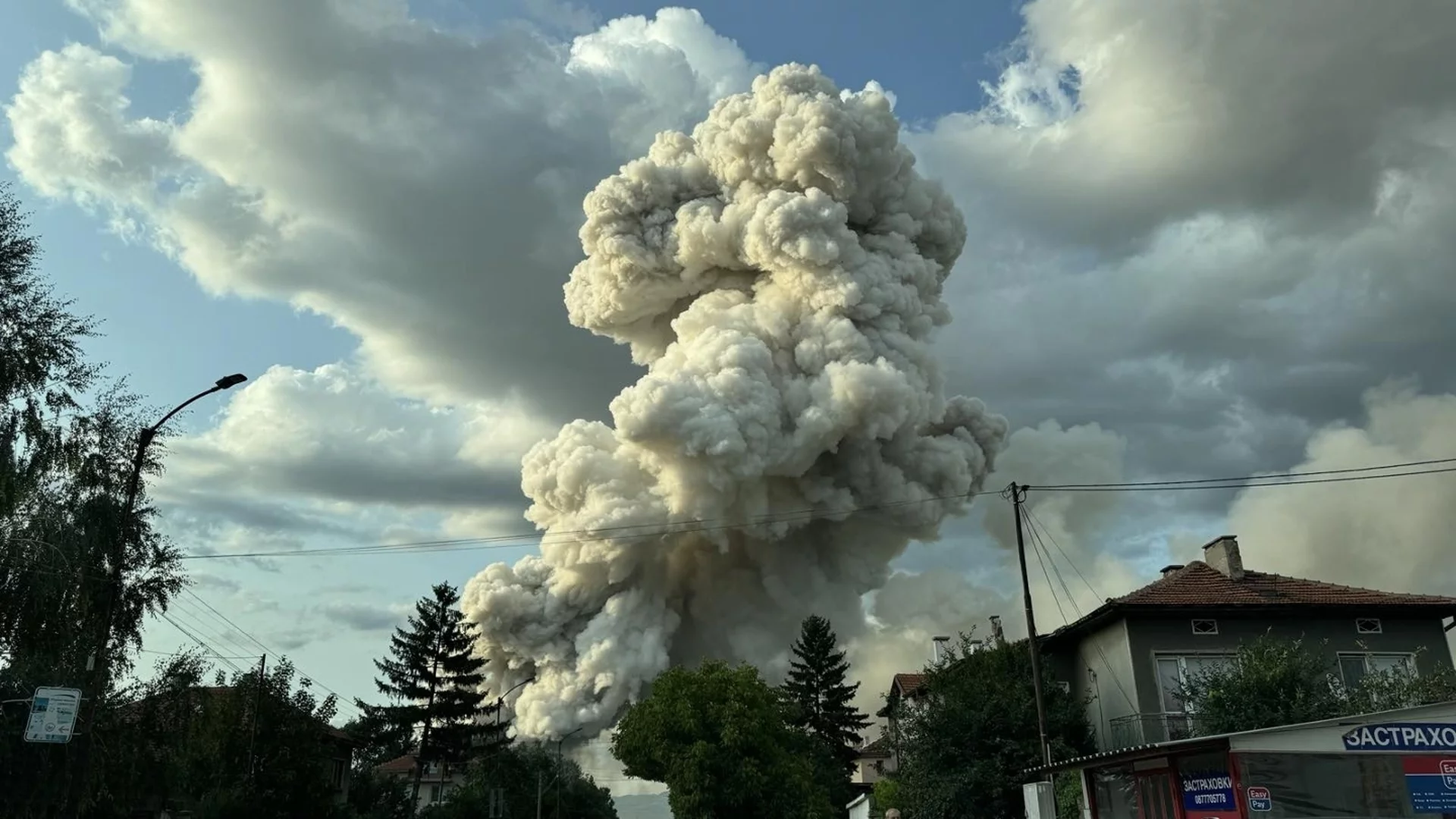 Експерт: Взривът на склада край Елин Пелин показа, че пожарната има тежък проблем