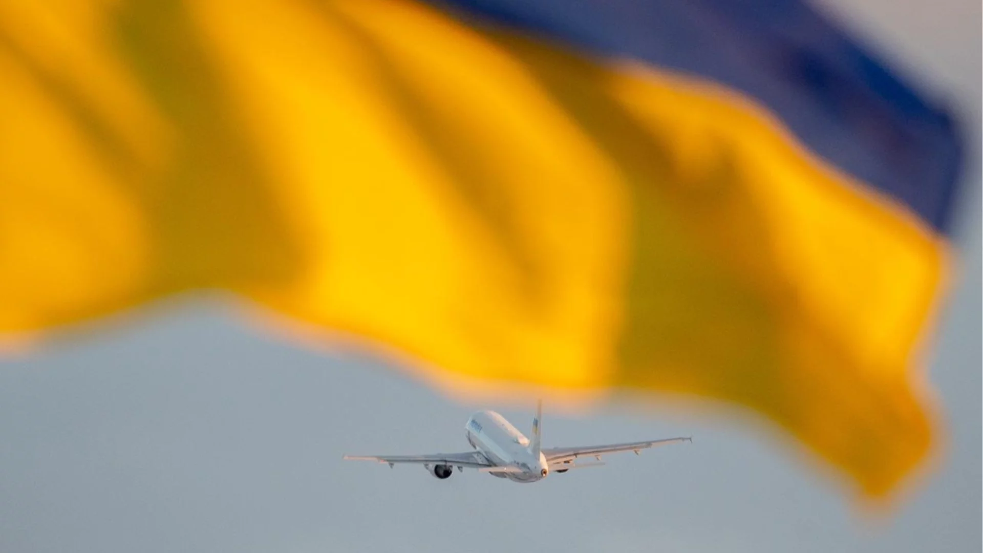 "Капка в морето": Дълговете на Украйна и цената за погасяването им
