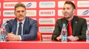 {{ otherArticle[0].article.title }}