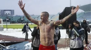 {{ otherArticle[0].article.title }}