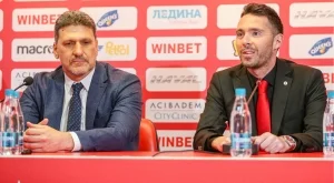 {{ otherArticle[0].article.title }}