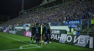 {{ otherArticle[0].article.title }}