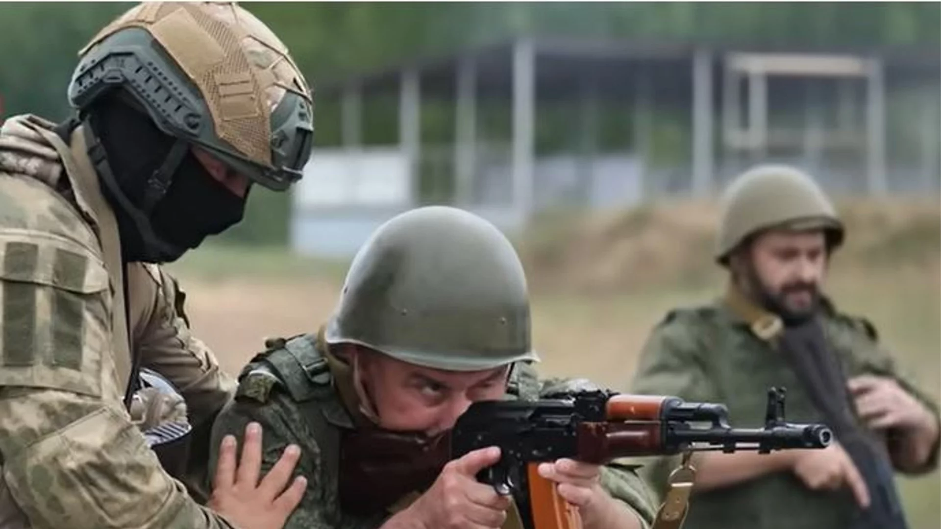 Киев: Беларус струпва войници по общата ни граница