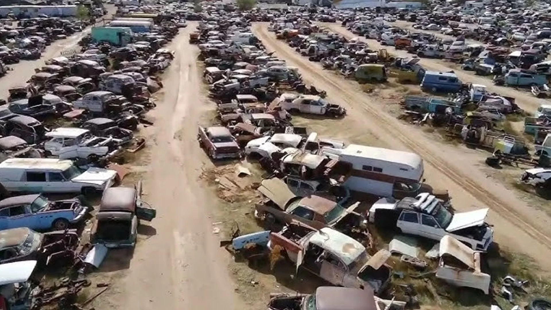 В Аризона откриха автомобилно гробище с над 10 000 коли (ВИДЕО)