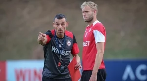 {{ otherArticle[0].article.title }}