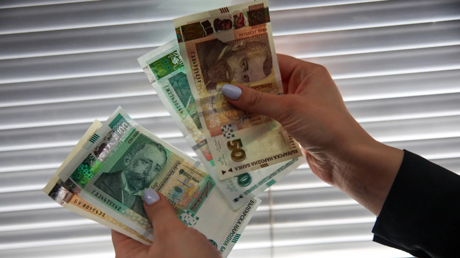 Енергийно бедни: 306 000 са подадените заявления за помощи преди зимата