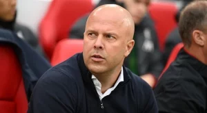 След молбата да напусне: Слот отговори на своя възнегодувал футболист