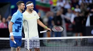 {{ otherArticle[0].article.title }}