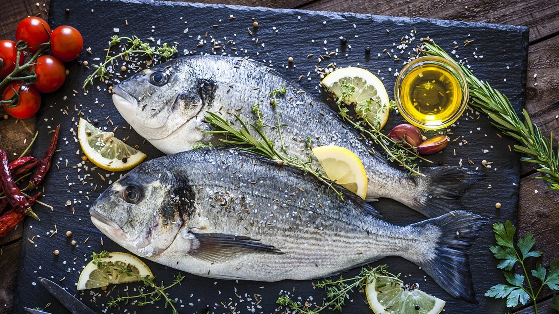 4 задължителни съставки за уникално вкусна печена риба