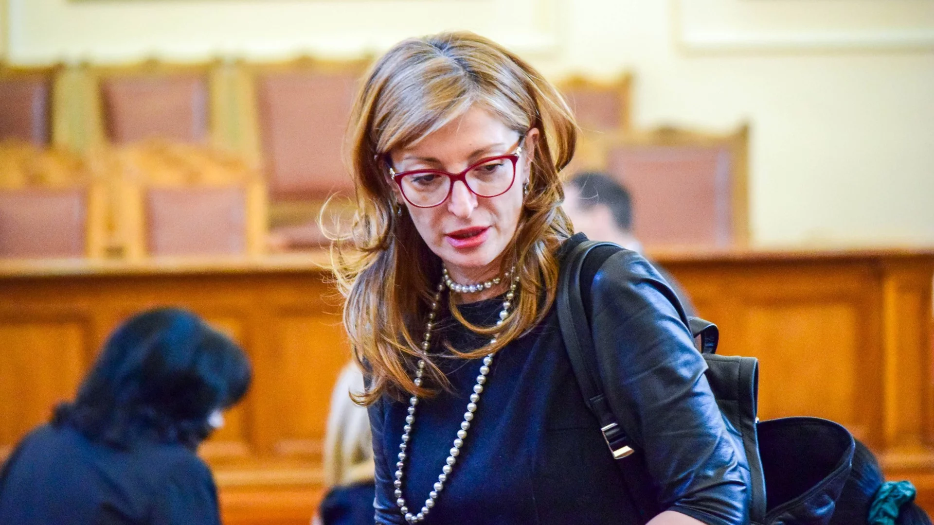 Изслушват Екатерина Захариева в ЕП на 5 ноември