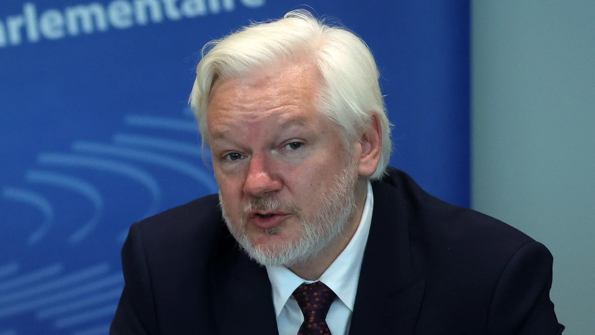 Поставят биографична пиеса за Джулиан Асандж
