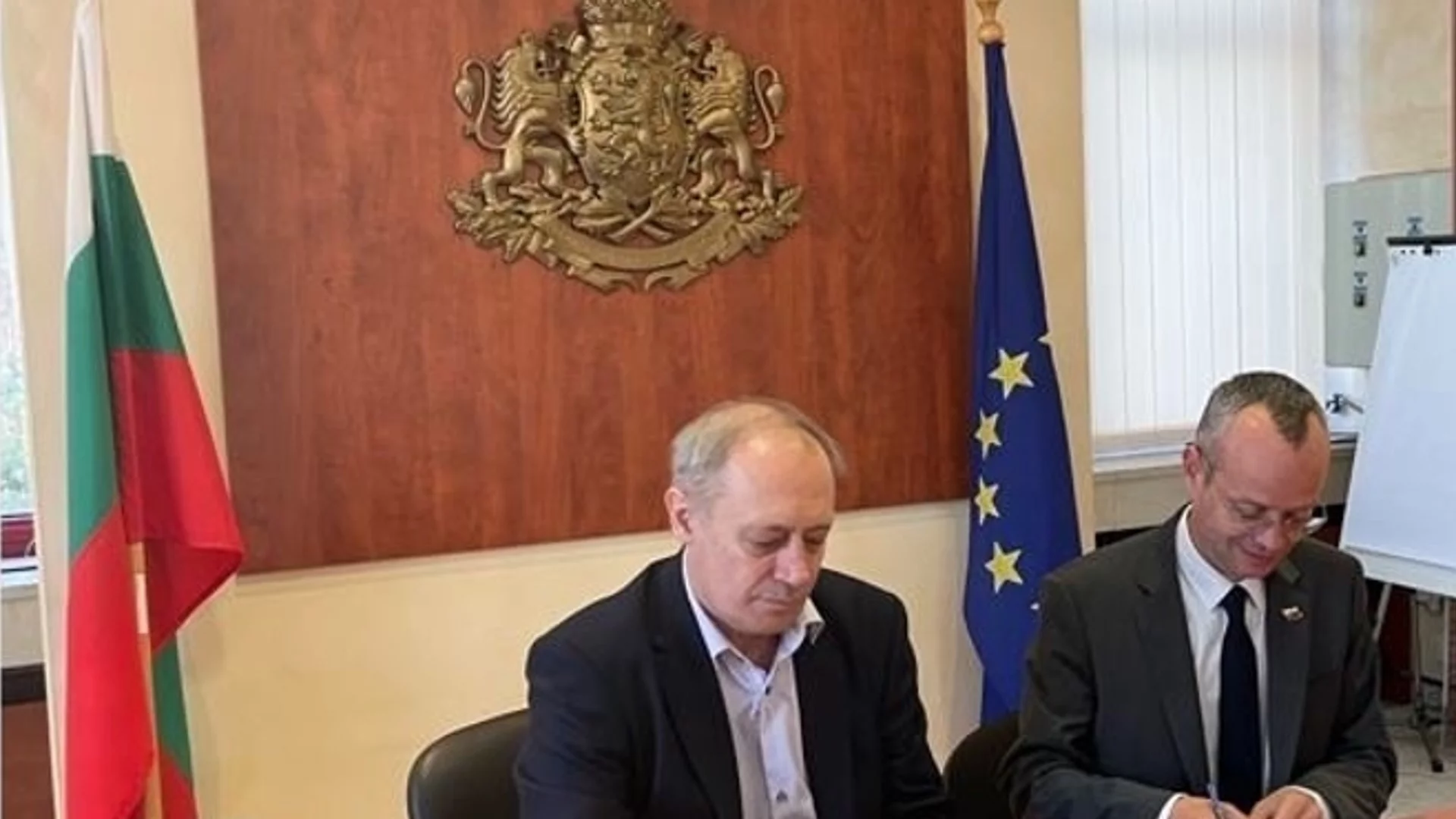 Споразумения за финансиране на нови 22 общински обекта подписа кметът на Благоевград