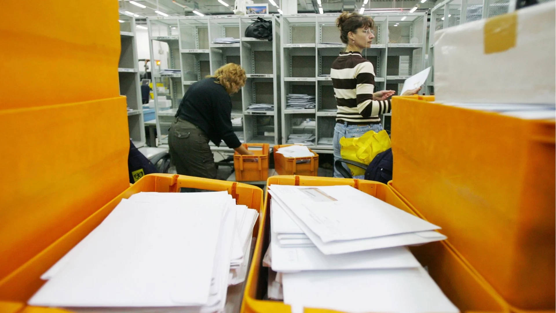 „Български пощи“ намалява цените за изпращане на парични преводи