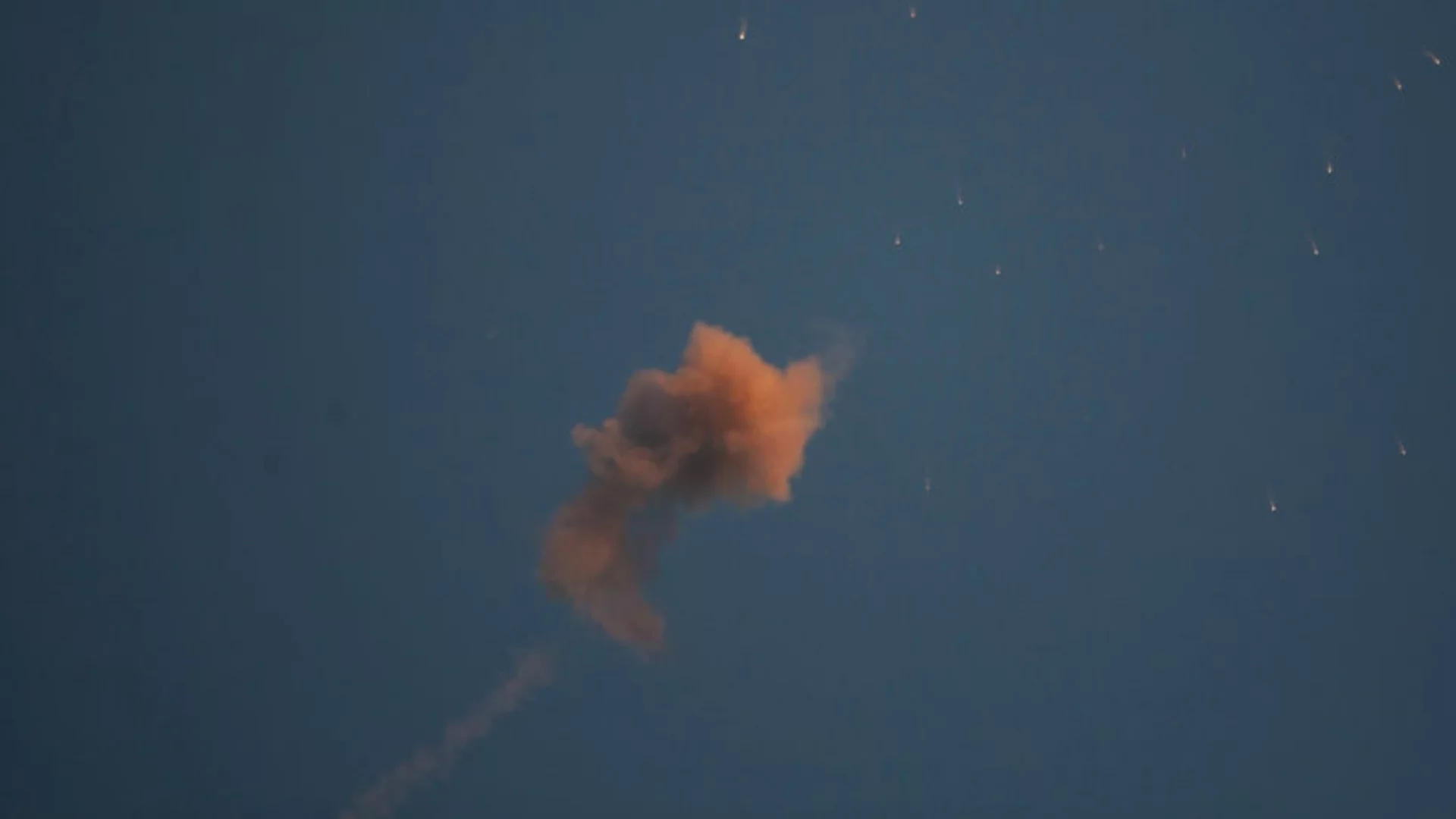 Атака с дронове срещу руско военно летище в Адигея, има пожар (ВИДЕО)