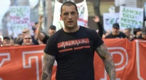 {{ otherArticle[0].article.title }}